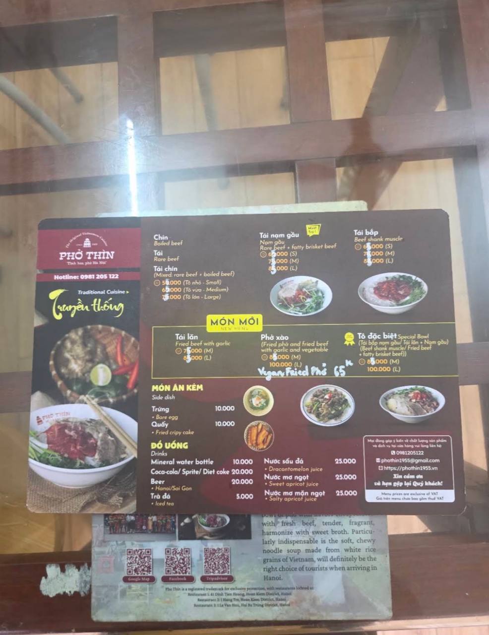 Menu của quán được tẩy xoá khi điều chỉnh giá. Ảnh: Google Review 