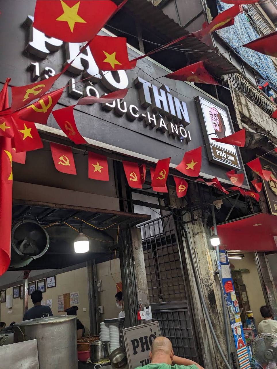 Phở Thìn Lò Đúc 5 năm tăng giá 5 lần, ăn một bát giờ cũng phải đắn đo