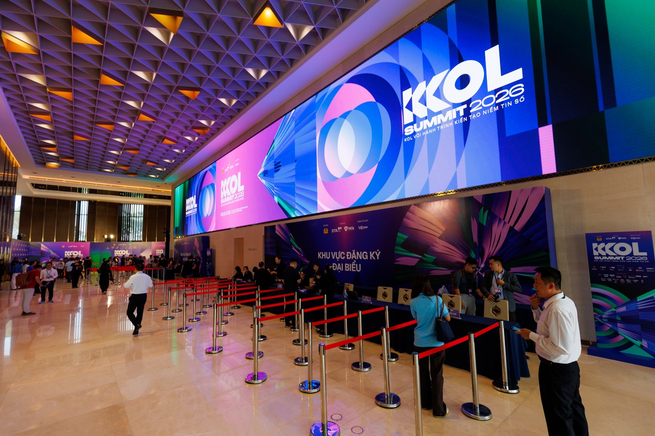KOL Summit 2026: Chính thức bước vào 2 phiên chuyên đề thảo luận về AI, khủng hoảng niềm tin và tương lai sáng tạo