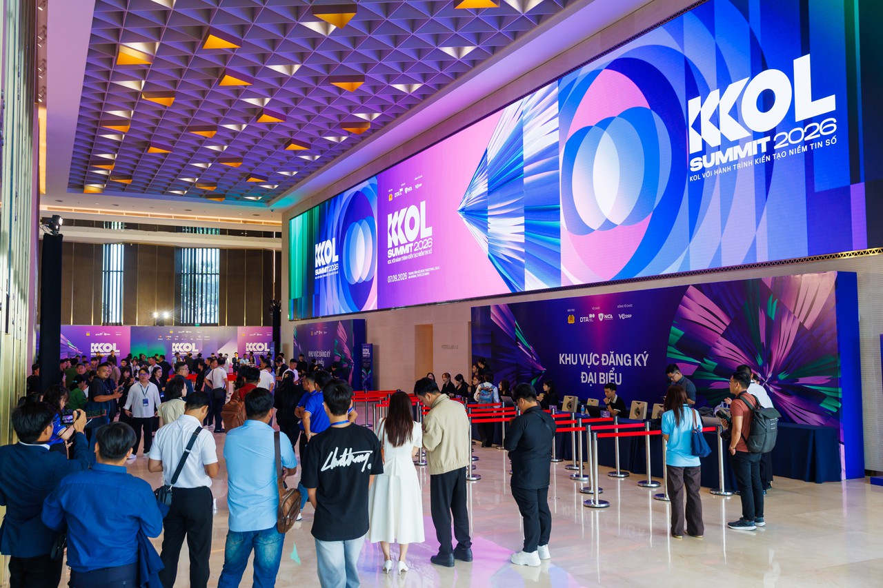 KOL Summit 2026: Chính thức bước vào 2 phiên chuyên đề thảo luận về AI, khủng hoảng niềm tin và tương lai sáng tạo