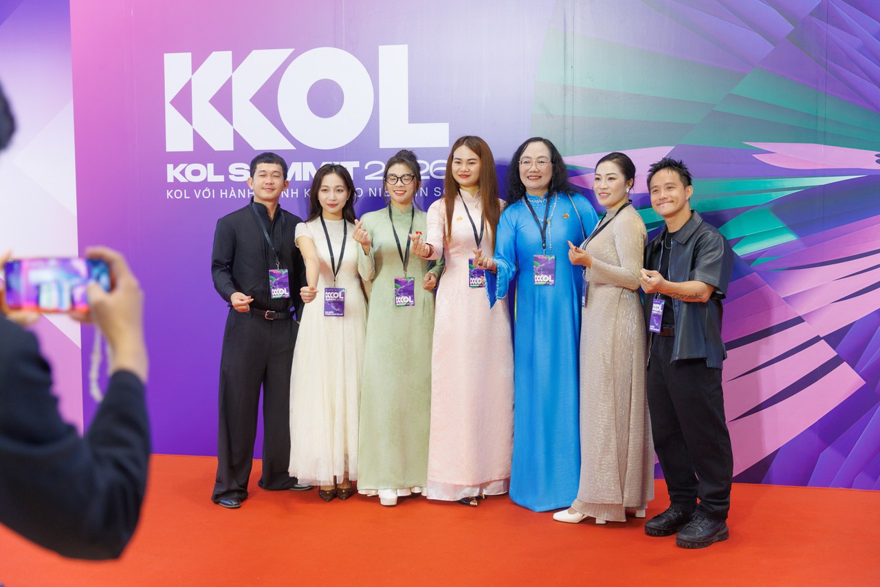 KOL Summit 2026: Chính thức bước vào 2 phiên chuyên đề thảo luận về AI, khủng hoảng niềm tin và tương lai sáng tạo