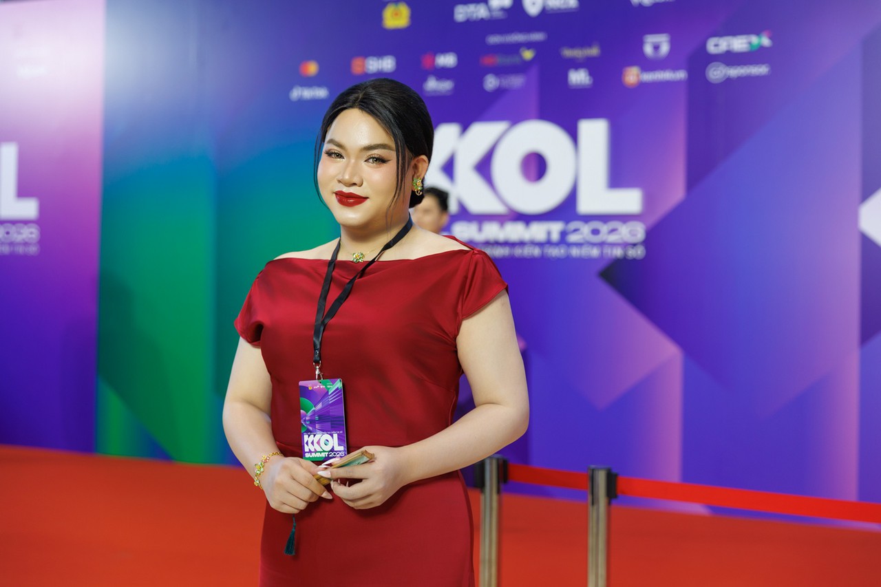 Bé Bảy