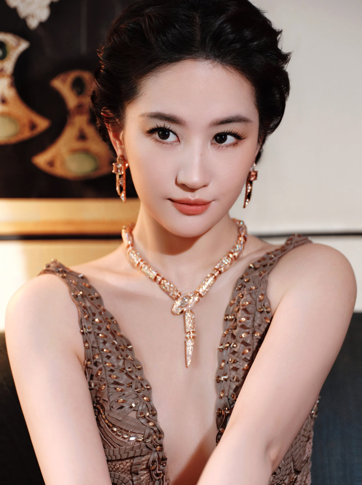 Lưu Diệc Phi là biểu tượng Cbiz khó thay thế. Ảnh: Weibo