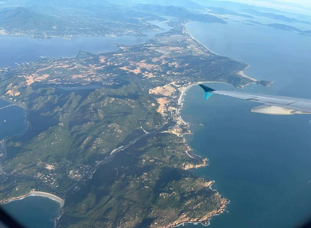 Vì sao bay Sài Gòn - Cam Ranh, cơ trưởng phải bật loa nhắc: