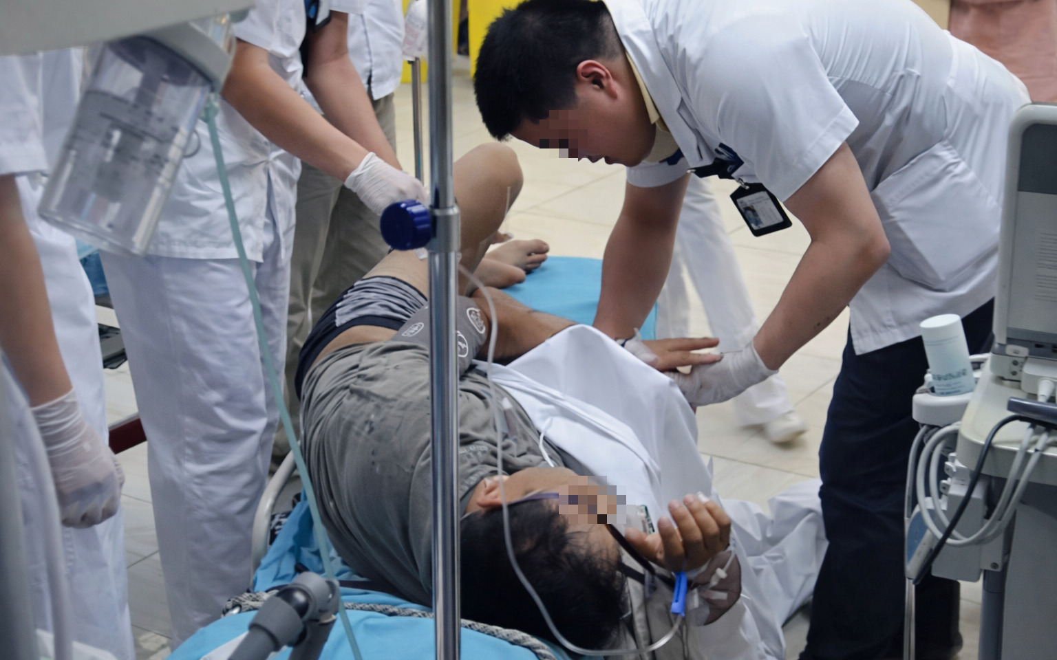 Tưởng nhập viện vì bệnh trĩ, người đàn ông ngỡ ngàng phát hiện ung thư đại trực tràng giai đoạn cuối (Ảnh minh họa)