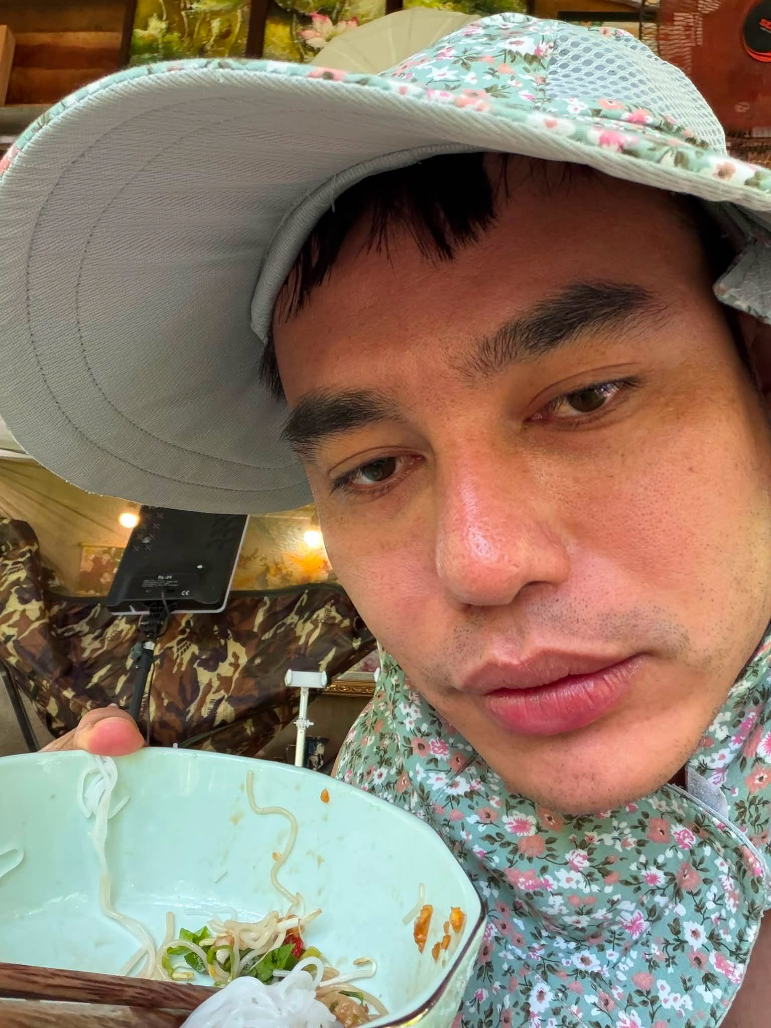 Lê Dương Bảo Lâm chẳng ngại dìm bản thân trên MXH