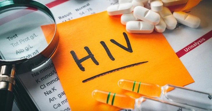 Nếu nghi ngờ mình tiếp xúc với nguồn lây nhiễm HIV, ngay lập tức tới cơ sở y tế để điều trị dự phòng phơi nhiễm (Ảnh minh họa)
