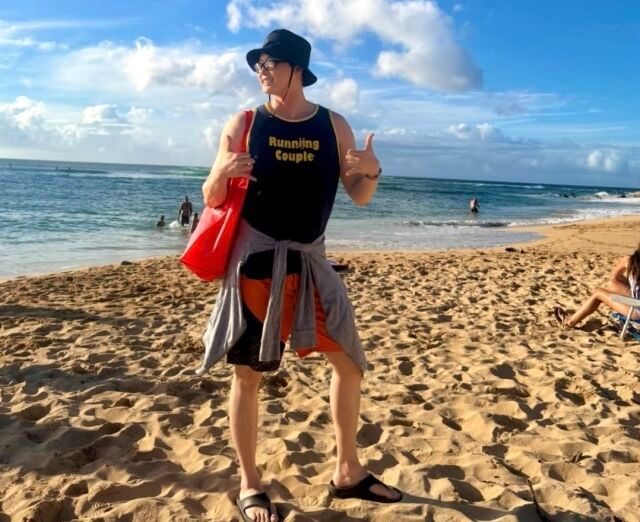 Giờ đây, Lee Jong Suk lộ mặt tròn xoe, phát tướng trông giống với ông chú nhà bên và không còn dáng vẻ của 1 nam thần màn ảnh. Ảnh: IGNV