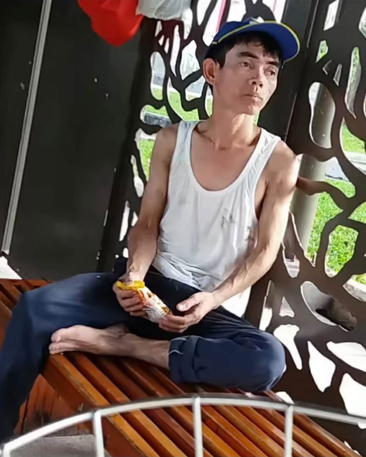Thời điểm đó, Sô Y Tiết cho hay rất thiếu thốn, có lúc chỉ ăn mì tôm sống, uống nước lót bụng (Ảnh: FBNV)