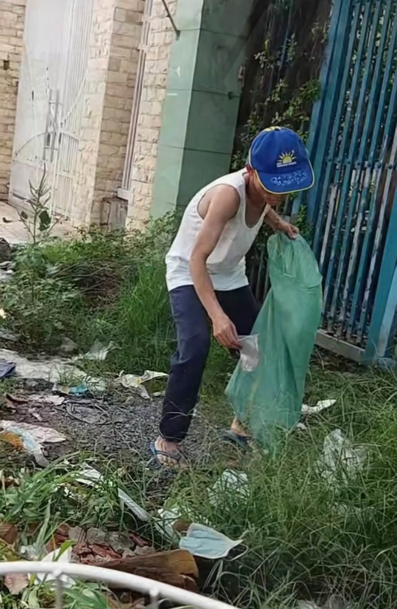 Sô Y Tiết chia sẻ lại hình ảnh thời đi lượm ve chai vì thất nghiệp