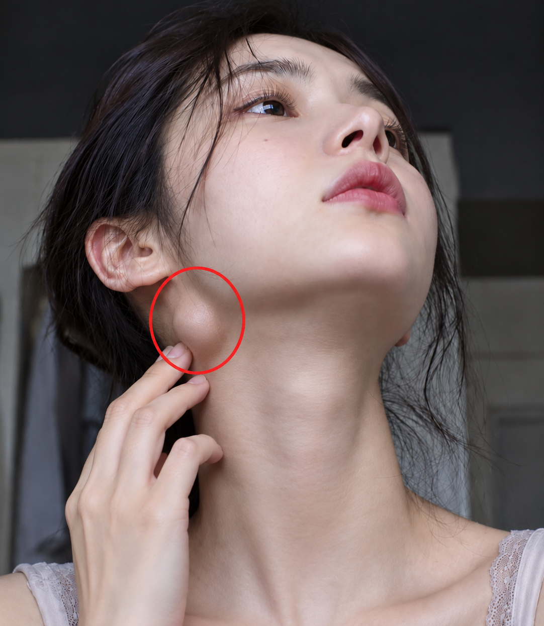 Tuyệt đối không xem nhẹ tình trạng nổin hạch bạch huyết bất thường, dù không đau (Ảnh minh họa)