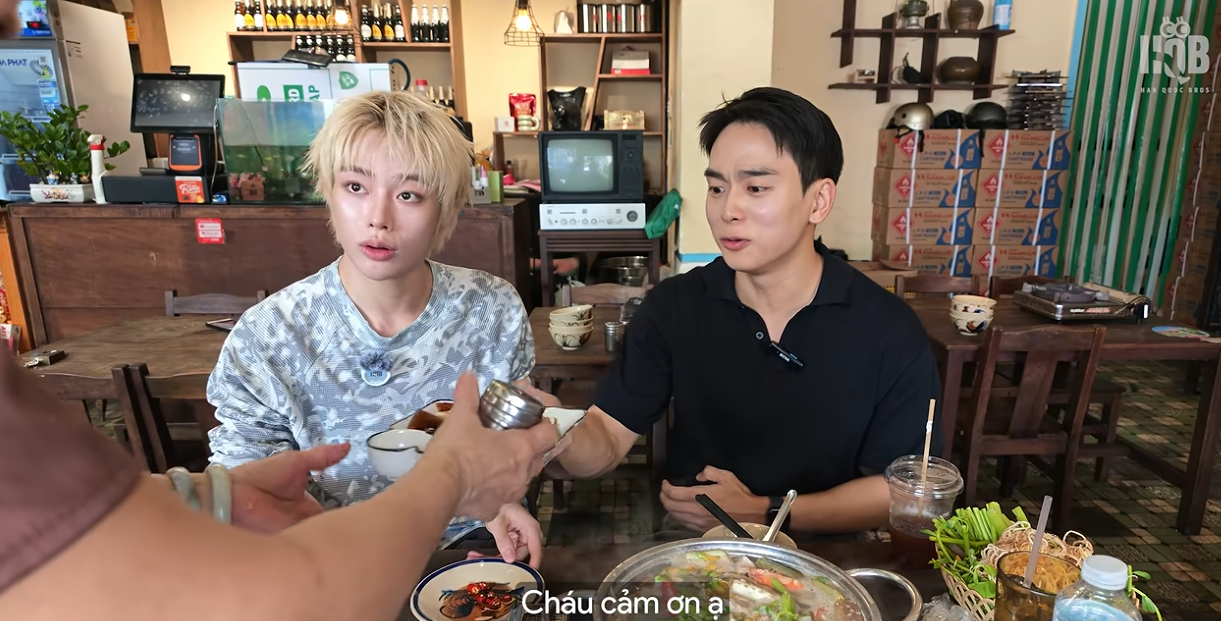 Chàng trai Yên Bái sang Hàn làm idol, về nước mới lần đầu được ăn món đặc sản miền Tây