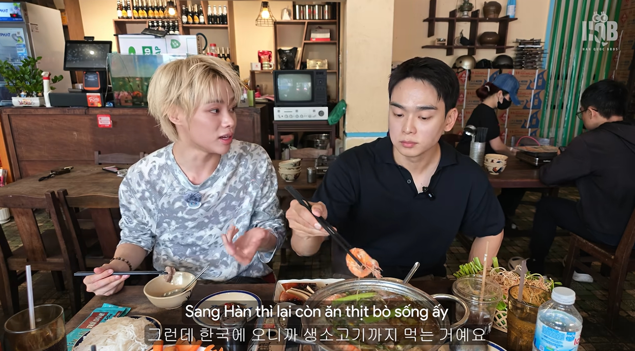 Chàng trai Yên Bái sang Hàn làm idol, về nước mới lần đầu được ăn món đặc sản miền Tây