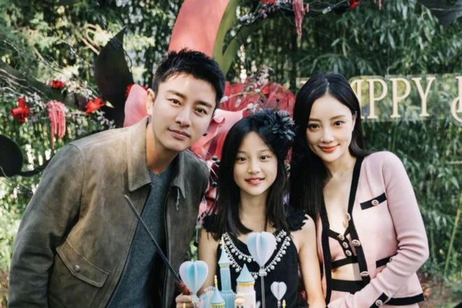 Hậu ly hôn, Giả Nãi Lượng và Lý Tiểu Lộ cùng chia sẻ trách nhiệm nuôi dạy Điềm Hinh. Ảnh: 163