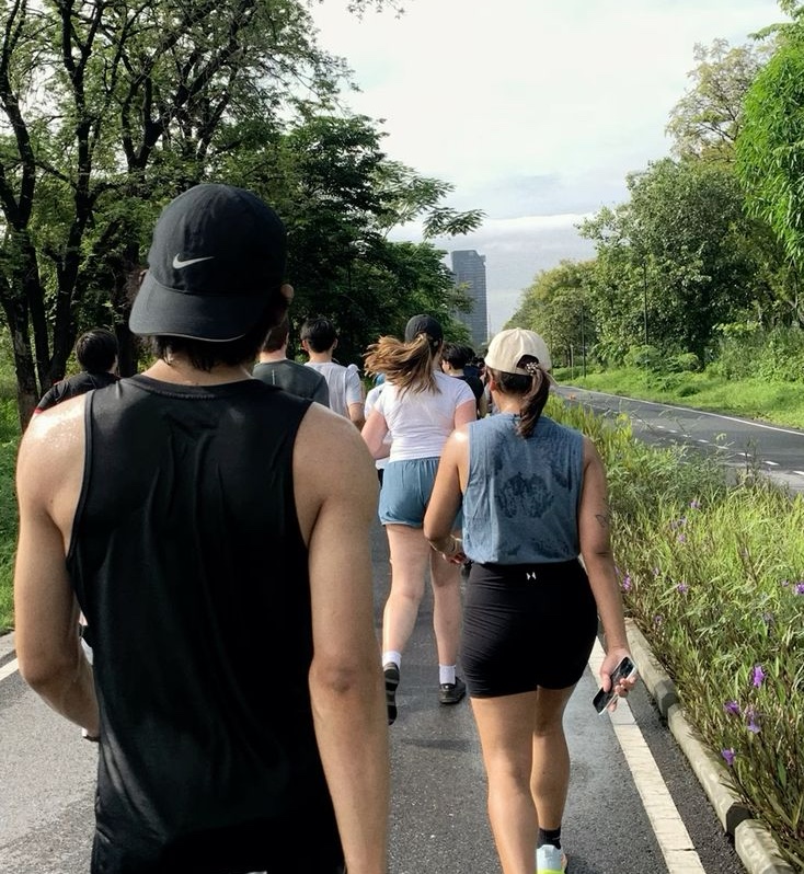 Tăng cường giao tiếp xã hội, vận động ngoài trời, tìm ra sở thích lành mạnh... giúp ích cho nam giới rất nhiều trên hành trình bỏ thuốc (Ảnh minh họa)