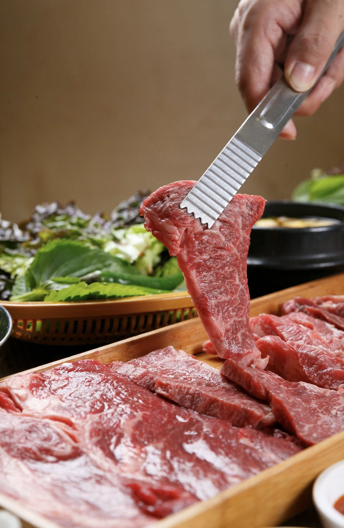 Việt Nam nghiên cứu giống bò cao cấp theo cách Nhật làm với Wagyu, có phần thịt giá hơn 1,2 triệu đồng/kg