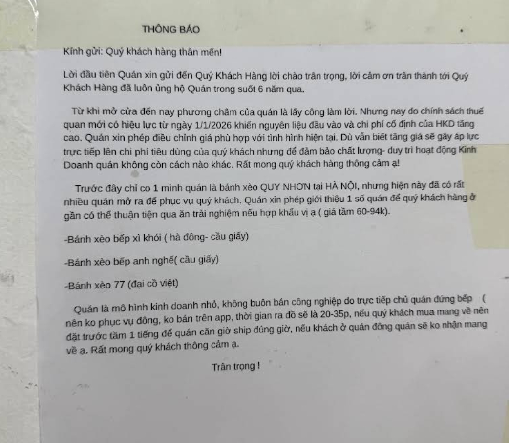 Vì khách quá đông, chủ quán còn gợi ý khách sang những địa chỉ khác để ăn