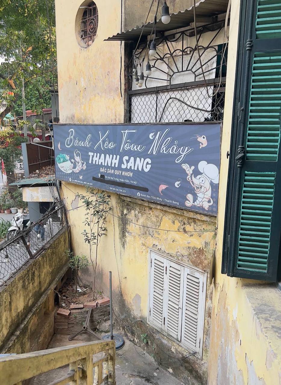 Bánh xèo “gây thương nhớ”: Khách chờ gần 1 tiếng vẫn không bỏ cuộc