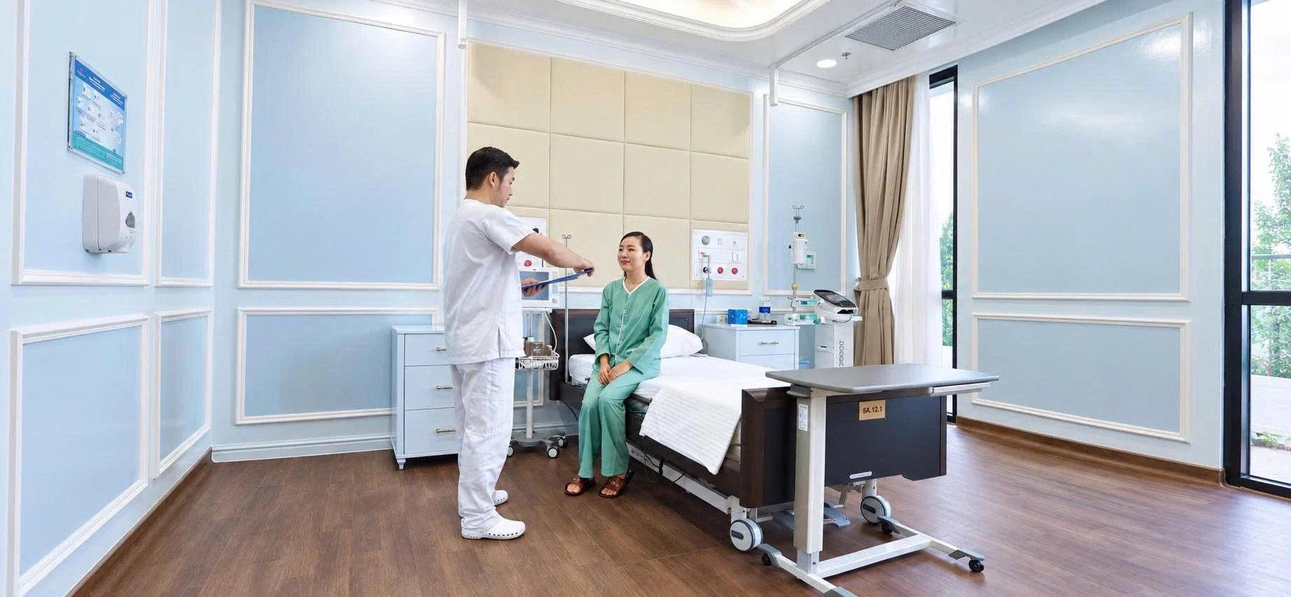Tỷ phú Phạm Nhật Vượng khai trương bệnh viện rộng hơn 25.000m2: Tiên phong mô hình
