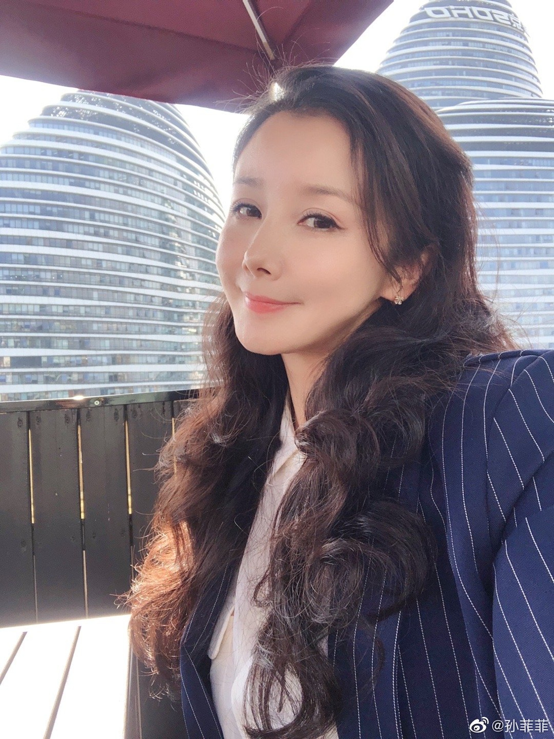 Nữ diễn viên Cbiz quyết định từ bỏ số tiền cấp dưỡng của Sử Hồng để sớm chấm dứt hôn nhân với người chồng tệ bạc. Ảnh: Sina. 
