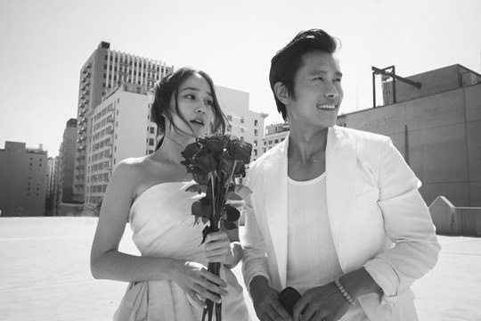 Vợ Lee Byung Hun đau đớn la hét trong bệnh viện hậu sinh mổ