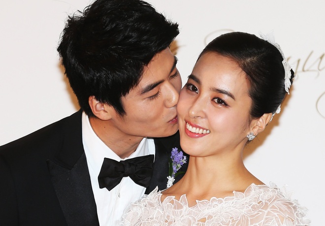 Mỹ nhân tuổi Dậu showbiz cưới cầu thủ tuyển quốc gia sau 4 tháng hẹn hò, tưởng hạnh phúc nào ngờ drama động trời