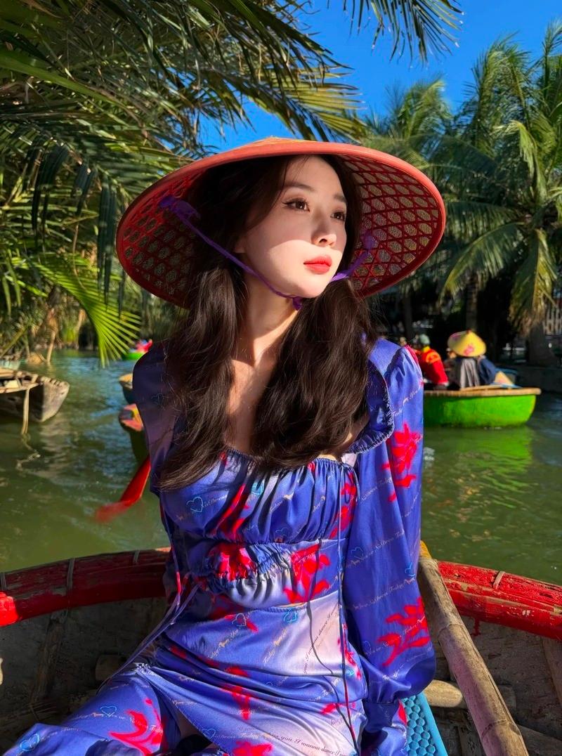 Phát hiện khu rừng nước lợ nuôi sống cả ngàn hộ dân miền Trung , mỗi ngày đón 6.000 khách, vừa được Forbes xếp hạng 20 thế giới