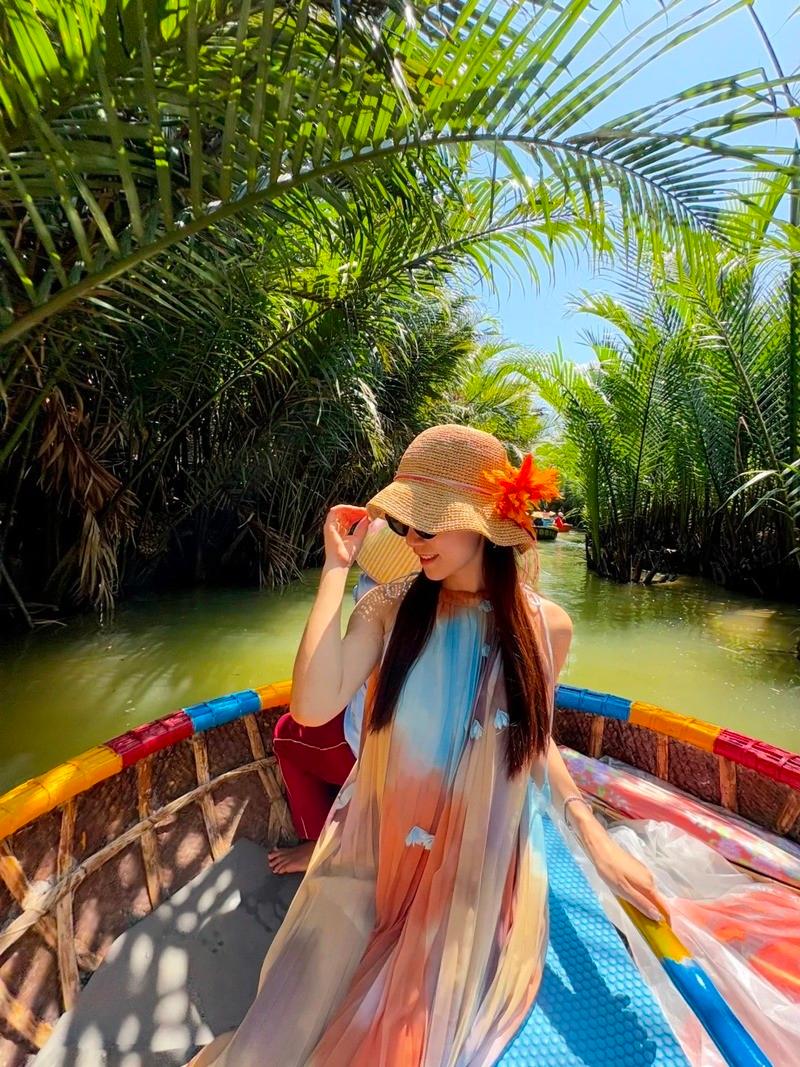 Phát hiện khu rừng nước lợ nuôi sống cả ngàn hộ dân miền Trung , mỗi ngày đón 6.000 khách, vừa được Forbes xếp hạng 20 thế giới