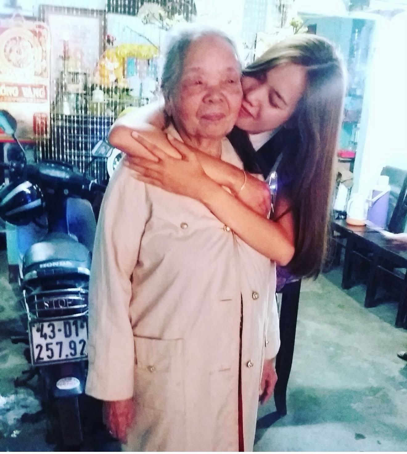 Lê Hoàng Phương thông báo tin buồn bà ngoại qua đời trên trang cá nhân. Ảnh: FBNV