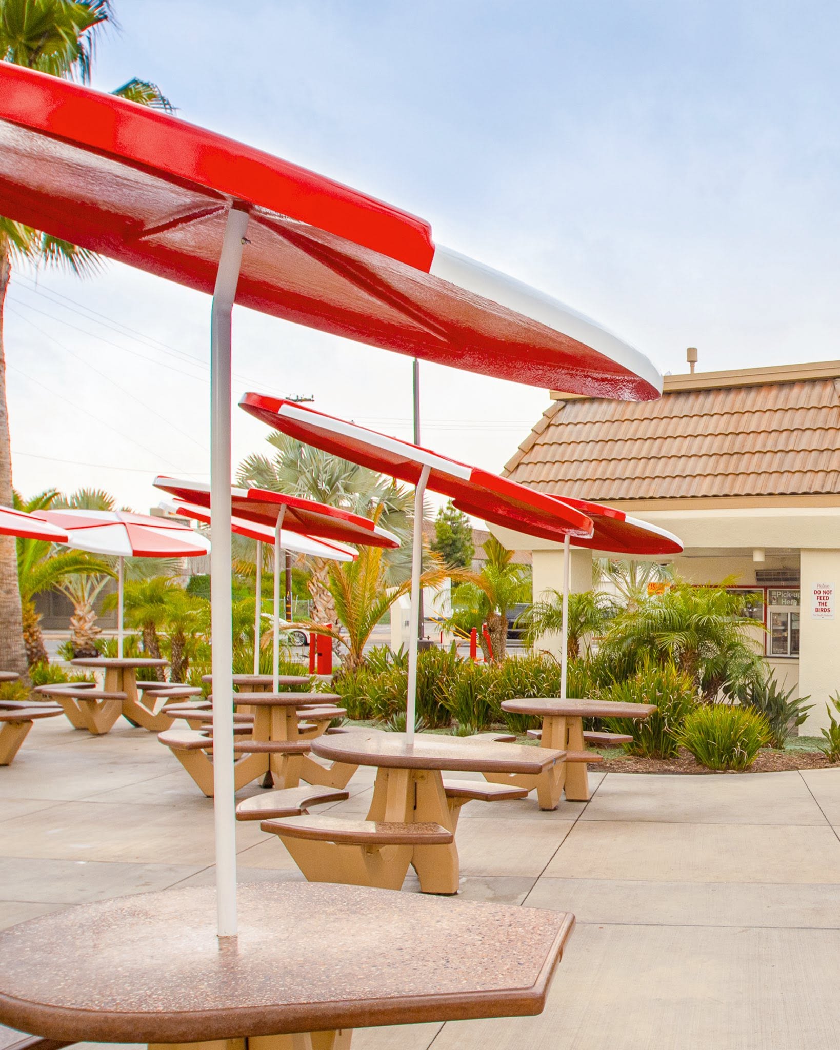 Chuỗi burger nổi tiếng nhất nước Mỹ In N Out có mặt tại Việt Nam dù chưa từng có cửa hàng nào ở Châu Á