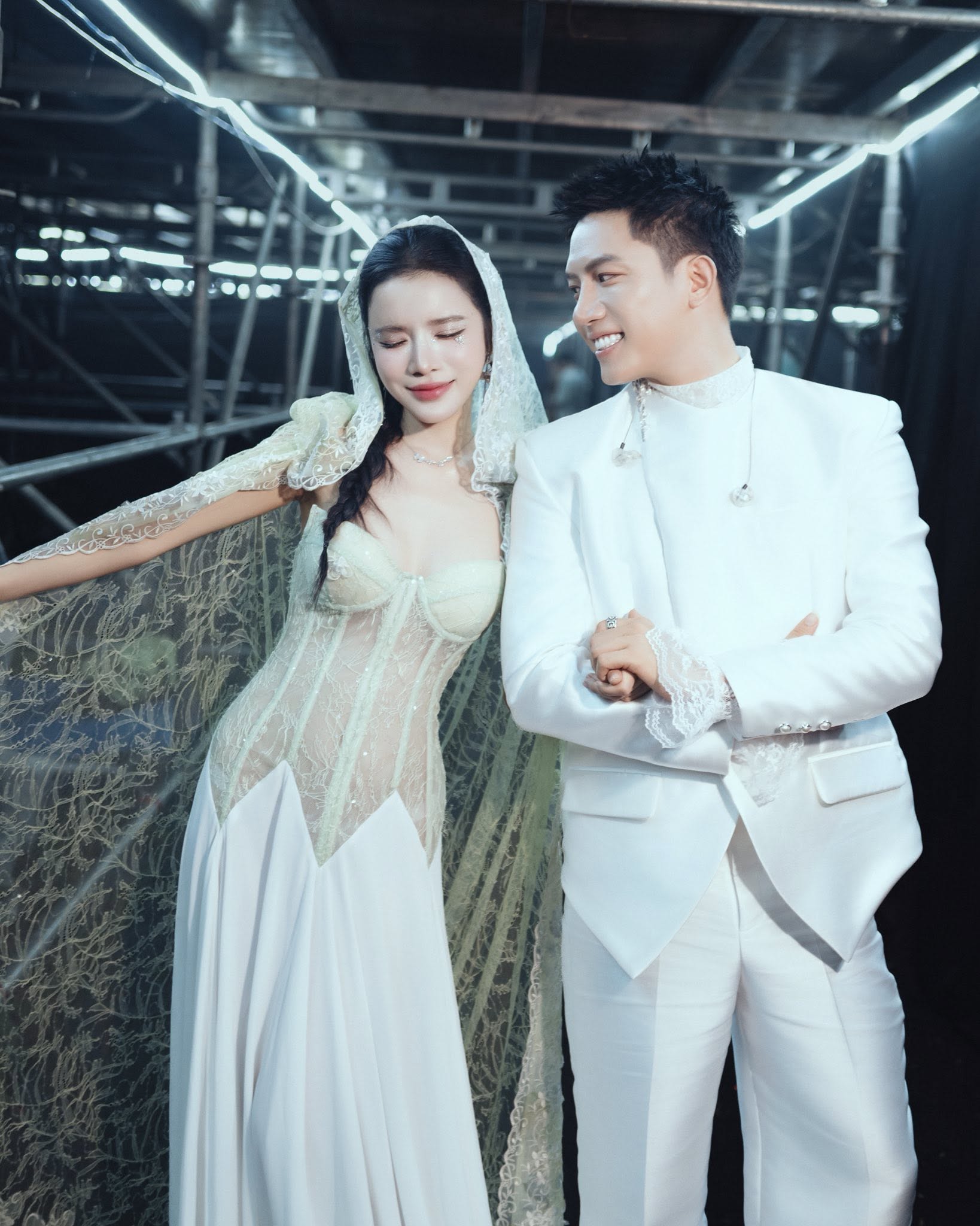 Fan lâu năm của Anh Tú và LyLy đang rần rần bàn tán giữa lúc bố Anh Tú phát tín hiệu về ngày trọng đại của cặp đôi