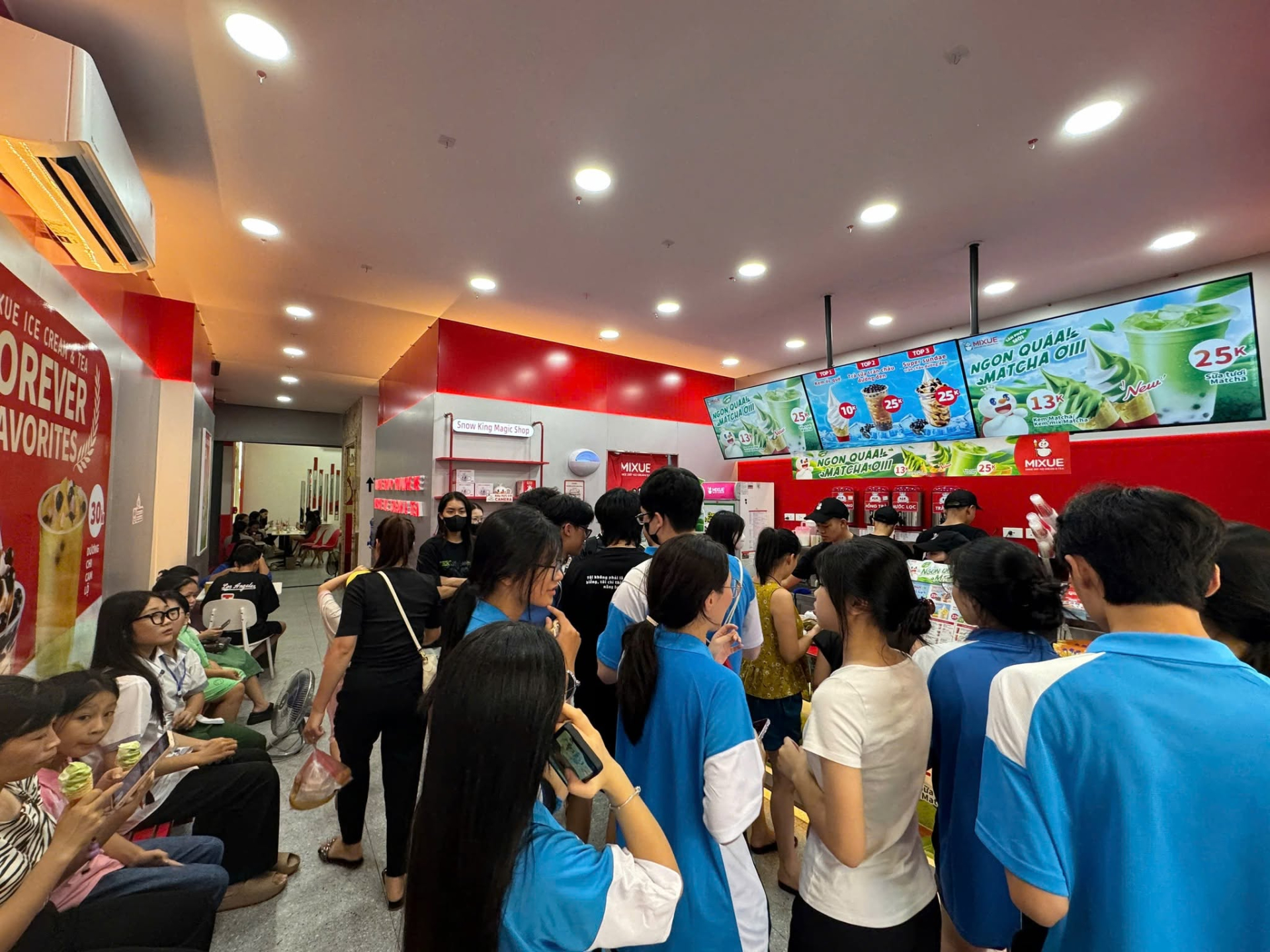 Mixue chính thức bước chân vào Việt Nam từ năm 2018 qua pháp nhân Công ty TNHH Snow King Global. Ảnh: Mixue