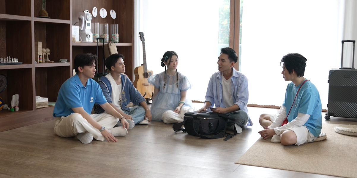 Khoai Lang Thang chia sẻ về hành trình làm nghề trong chương trình. Ảnh: chụp màn hình Qua Nhà Bật Nhạc.