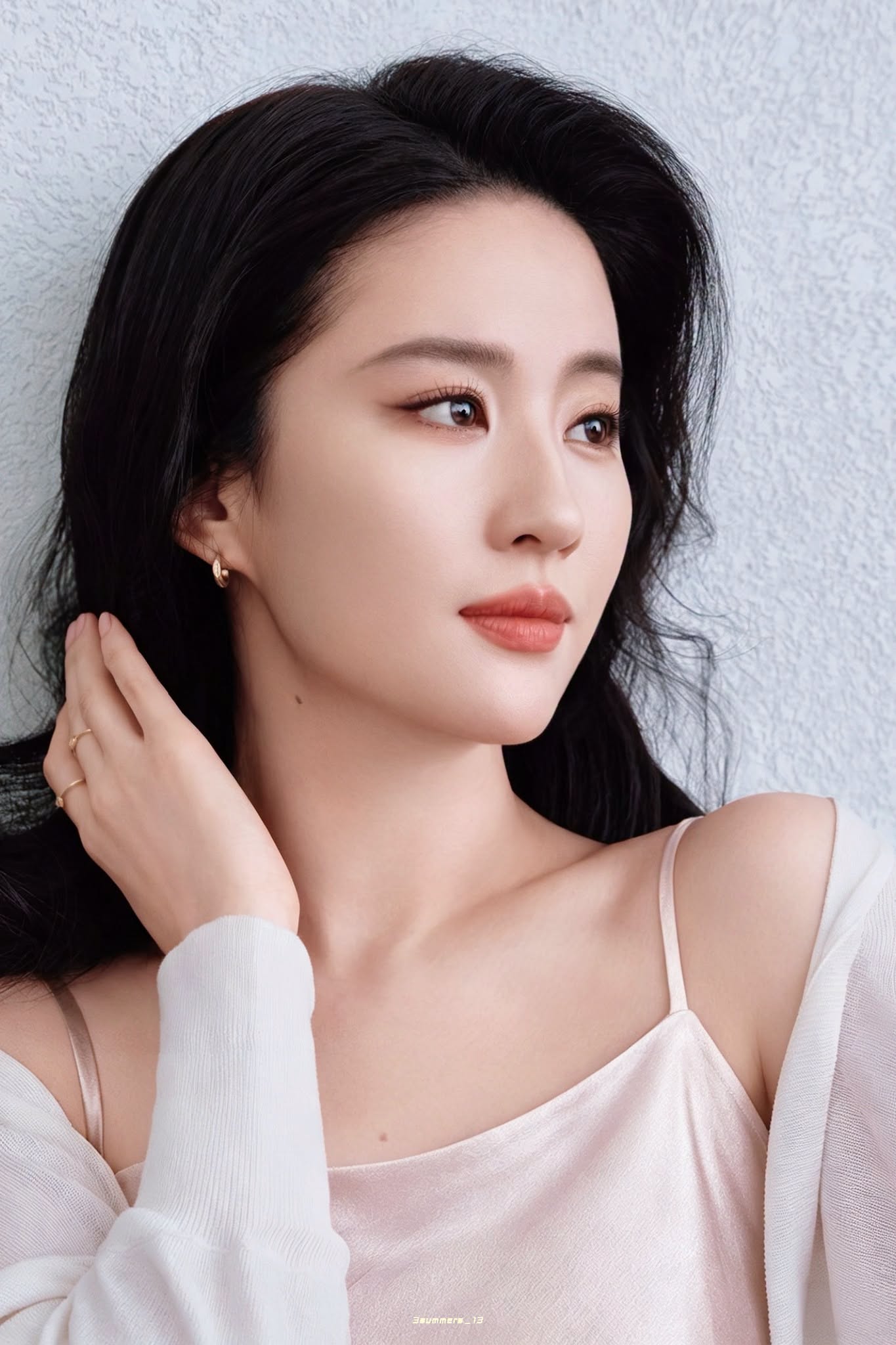 Lưu Diệc Phi đã không quay phim mới 2 năm qua. Ảnh: Sina.