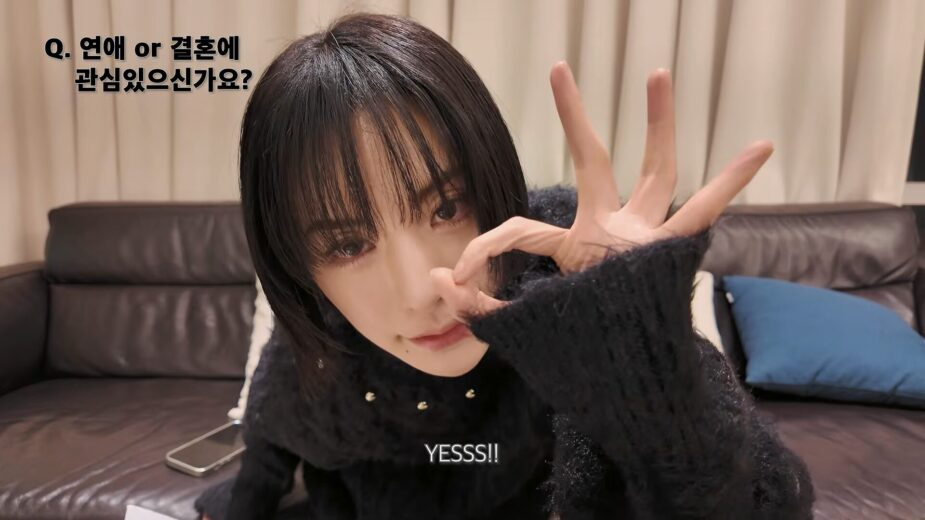 Nana từng công khai nói về chuyện hẹn hò và kết hôn trên kênh YouTube cá nhân. Ảnh: Koreaboo