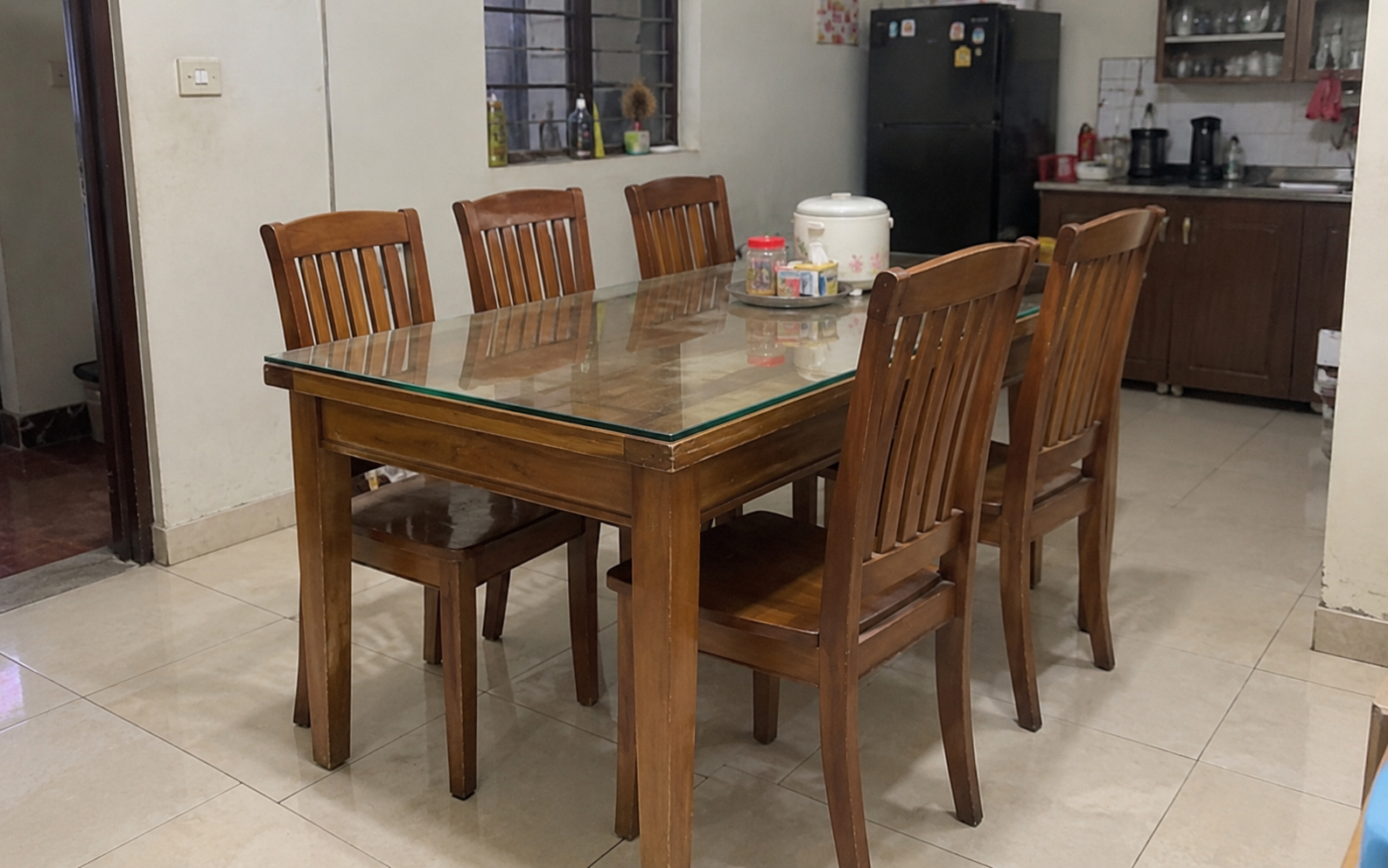 Tại sao ngày càng nhiều gia đình không còn làm bộ bàn ăn 6 ghế? 2 kiểu bàn mới linh hoạt, hợp nhà hiện đại hơn