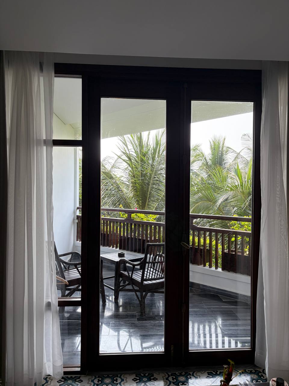 Trải nghiệm resort lọt top 100 thế giới giá 23 triệu/đêm tại Cam Ranh: Gọi lễ tân vì mệt, vài phút sau có người mang thuốc lên tận phòng