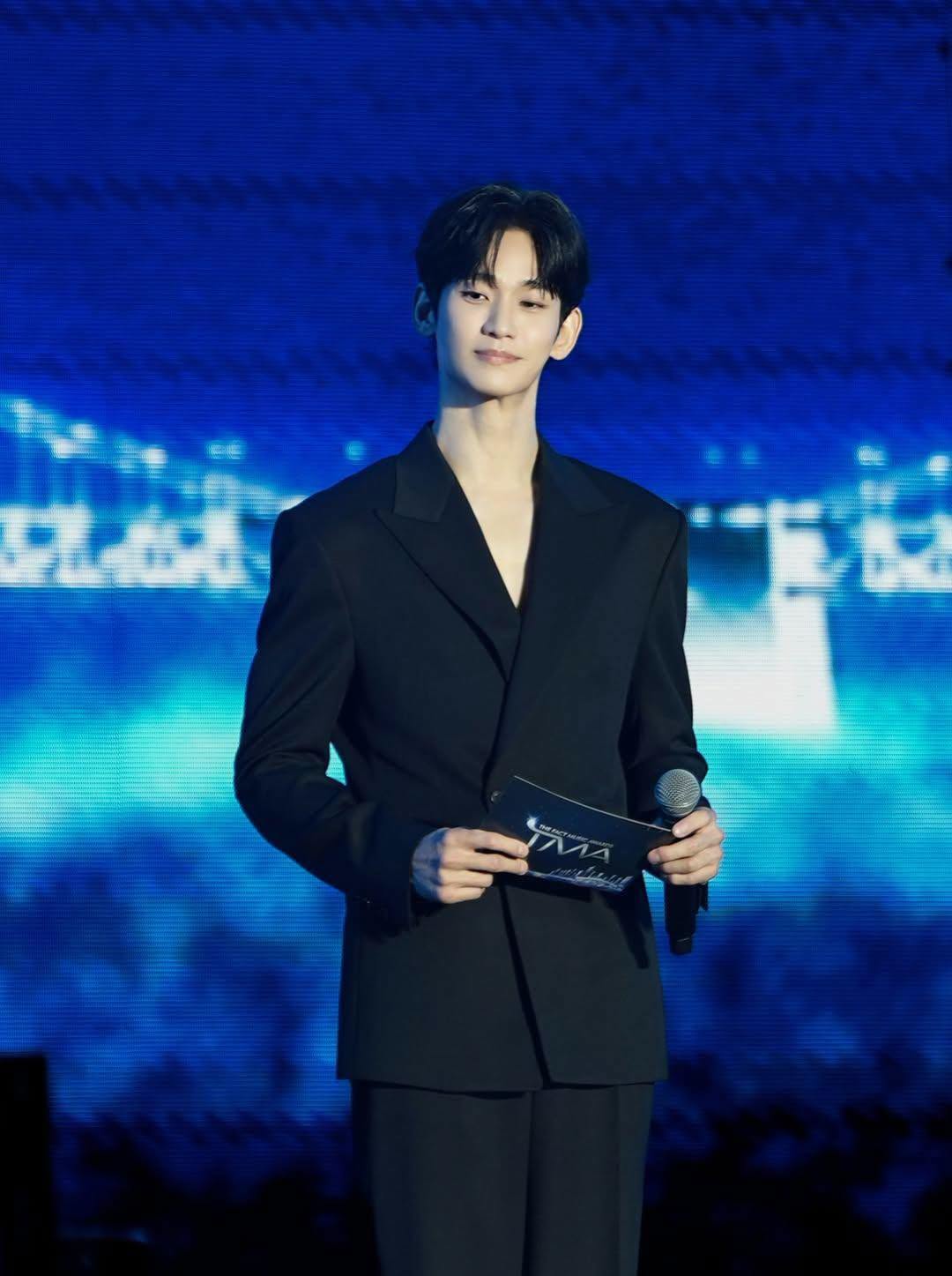 Kim Soo Hyun đã tái xuất showbiz 2 tháng qua. Ảnh: X.