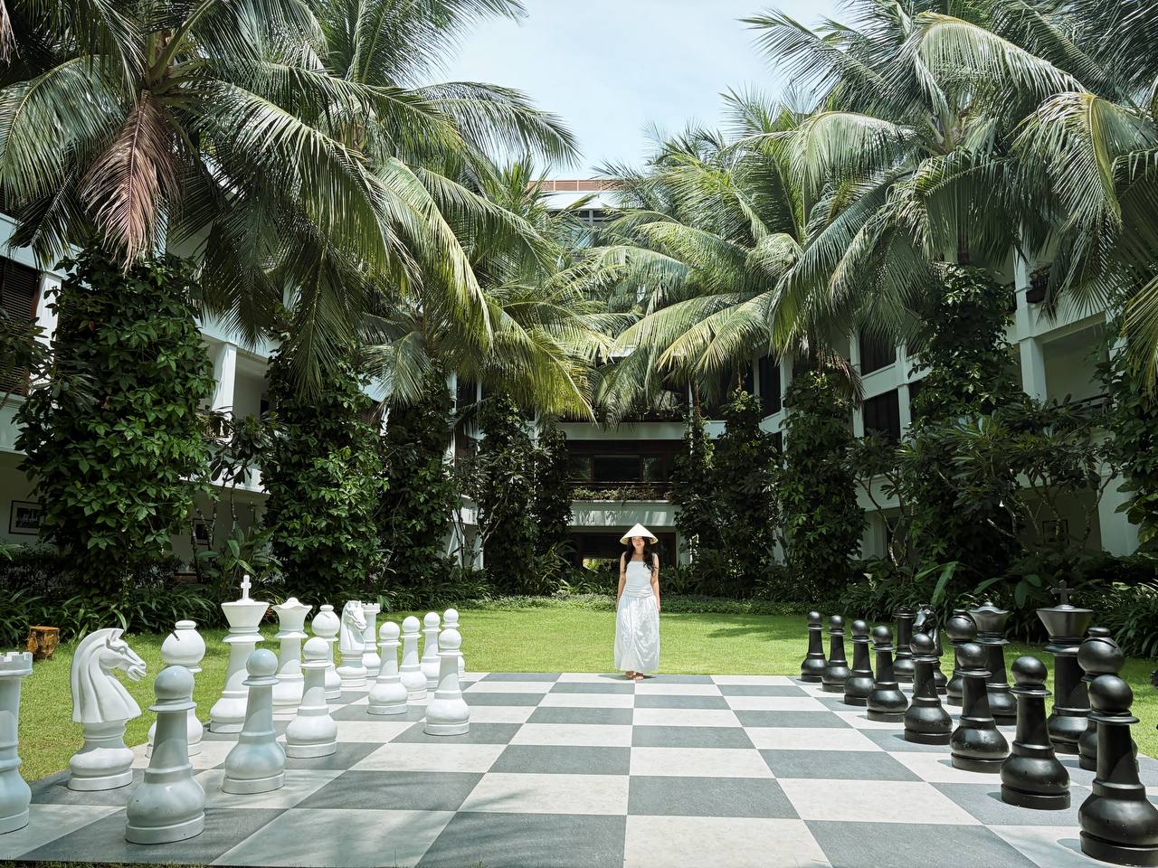 Trải nghiệm resort lọt top 100 thế giới giá 23 triệu/đêm tại Cam Ranh: Gọi lễ tân vì mệt, vài phút sau có người mang thuốc lên tận phòng