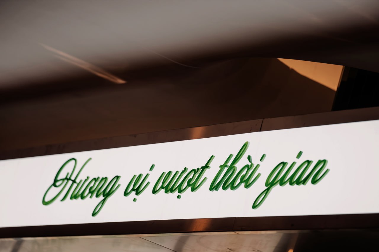 Nếu 35 Tràng Tiền mang đậm dấu ấn của một Hà Nội xưa, thì flagship tại Hàng Bài lại cho thấy một diện mạo khác hiện đại hơn