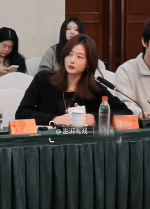 Cặp đôi Đầu Xuân Tươi Sáng tái ngộ: Visual cam thường gây chấn động, nhưng sao Tôn Thiên lại nhìn Tỉnh Bách Nhiên đầy