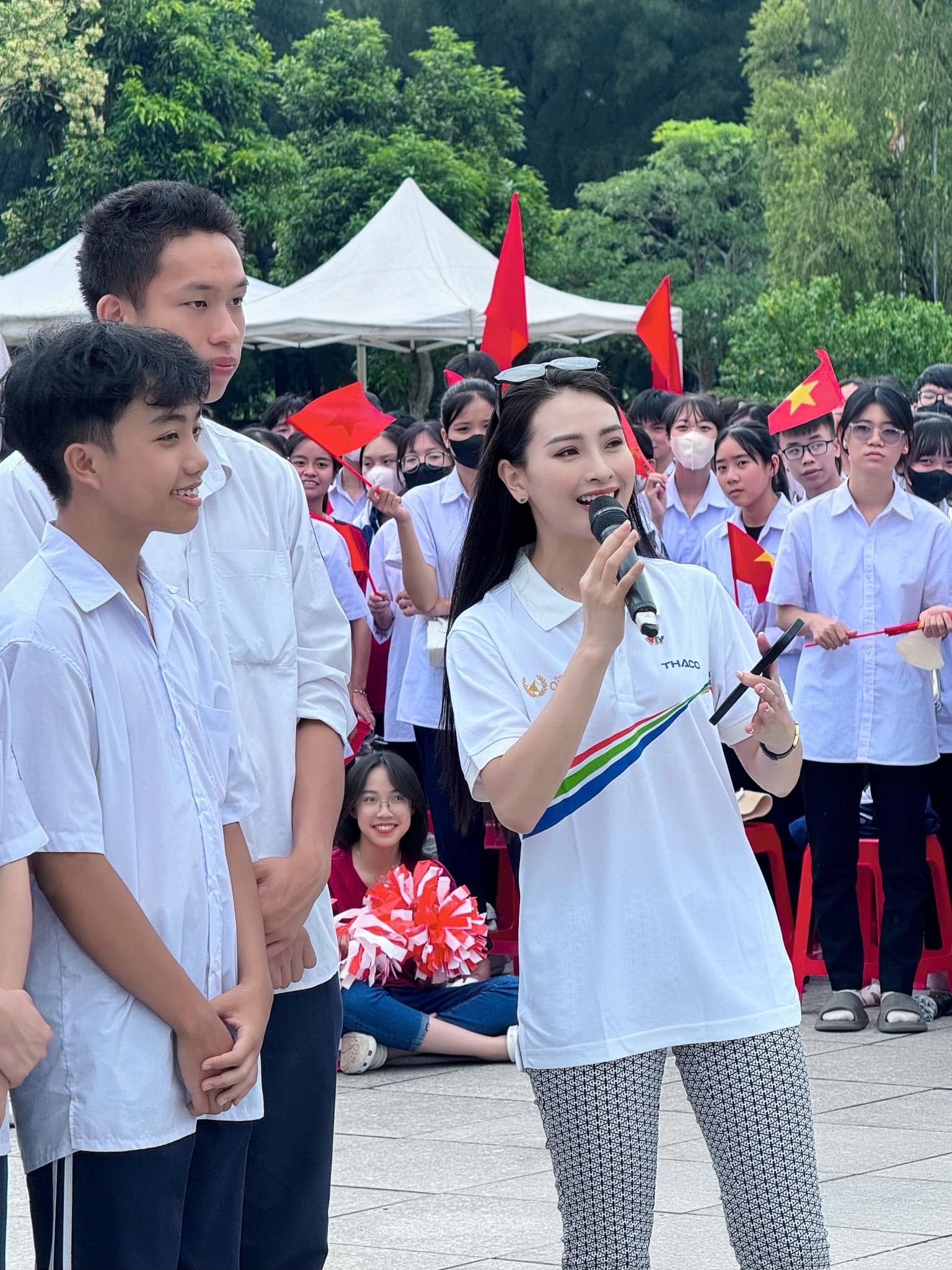 Năm 2023 là lần đầu MC Huyền Trang làm MC điểm cầu của Olympia, cô phụ trách điểm cầu Hải Phòng (Ảnh: FBNV)