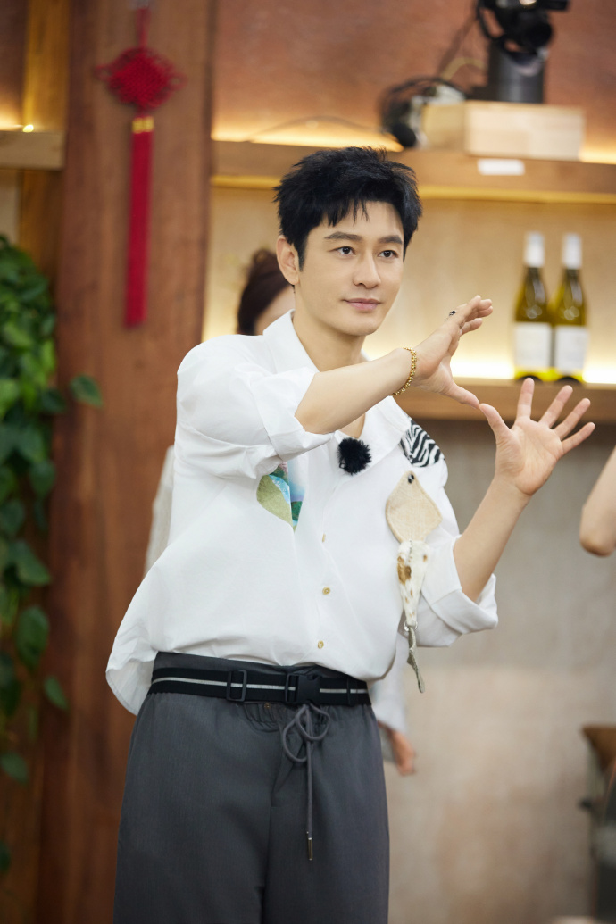 Huỳnh Hiểu Minh cho biết anh đã có những quyết định, đánh giá sai lầm khi lựa chọn lập gia đình vào năm sắp 40 tuổi. Ảnh: Sina.