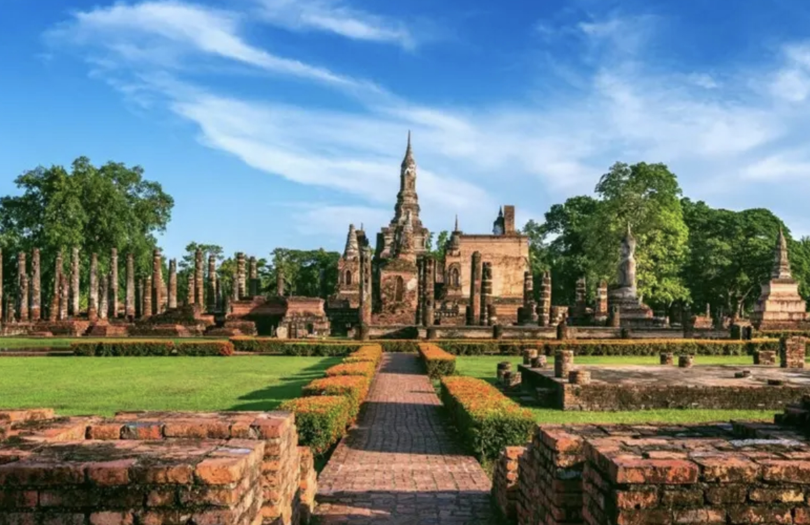 Cố đô Sukhothai mang đậm dấu ấn văn hóa, lịch sử của Thái Lan. Ảnh: @Tawatchai07