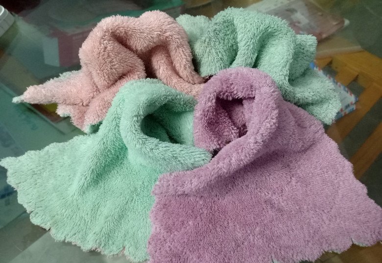 Nên thường xuyên giặt, phơi nắng và thay thế các loại khăn lau, miếng rửa bát (Ảnh minh họa)