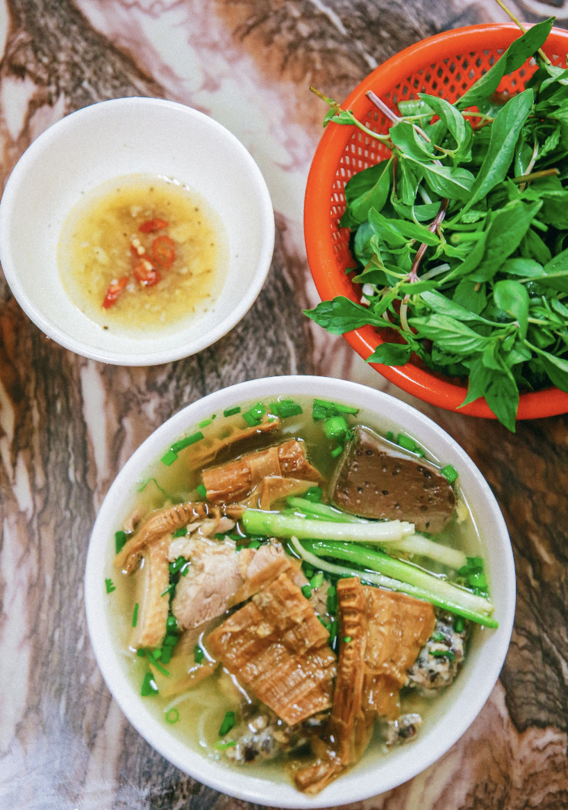 Bún chửi Ngô Sĩ Liên và bún ngan Nhàn giống nhau đến lạ