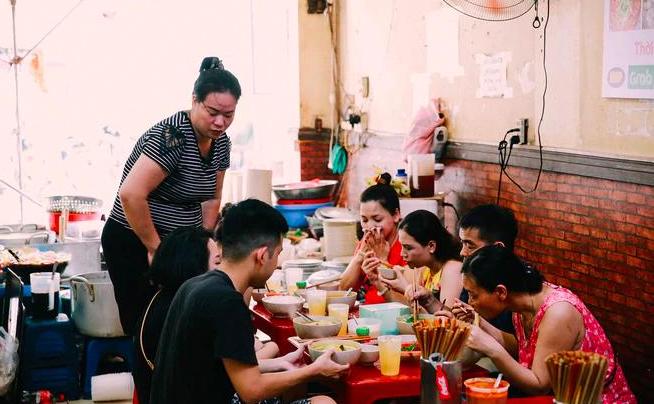 Bún chửi Ngô Sĩ Liên và bún ngan Nhàn giống nhau đến lạ