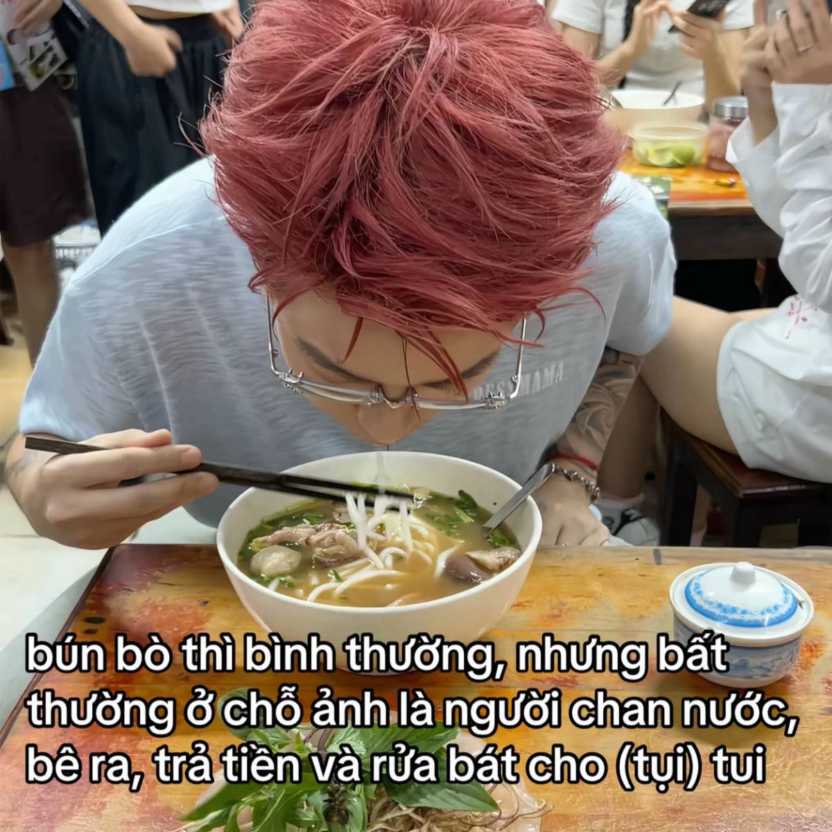 Hình ảnh gần gũi, thân thiện của mỹ nam nhanh chóng viral. Ảnh: @aybicidi_1234