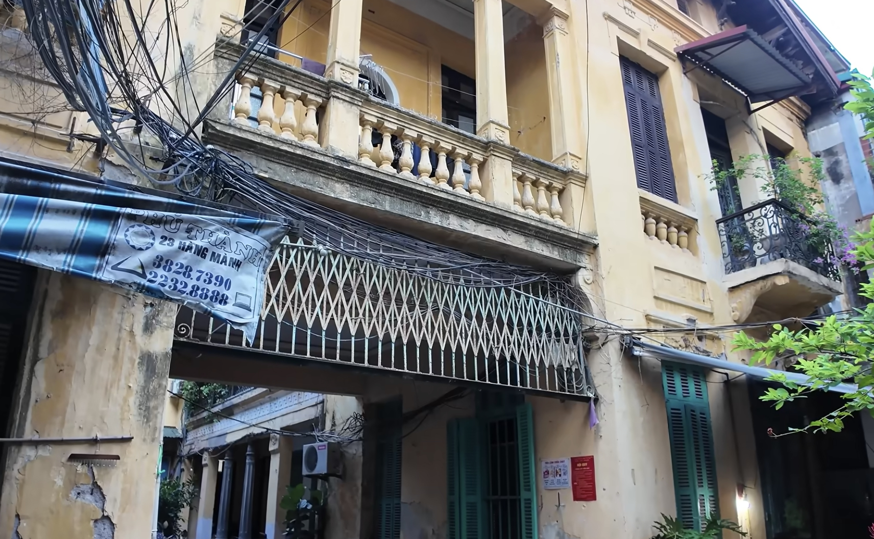 Hà Nội có hàng bún mọc 40.000 đồng bán trong biệt thự 100 tuổi, mỗi sáng chỉ mở đúng 4 tiếng