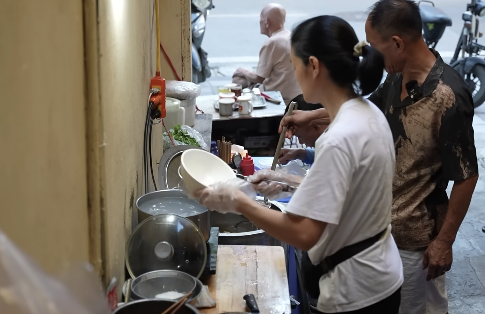 Bún mọc Cây Khế bắt đầu hoạt động khoảng gần 6 năm trước. Ảnh: Hanoi Food